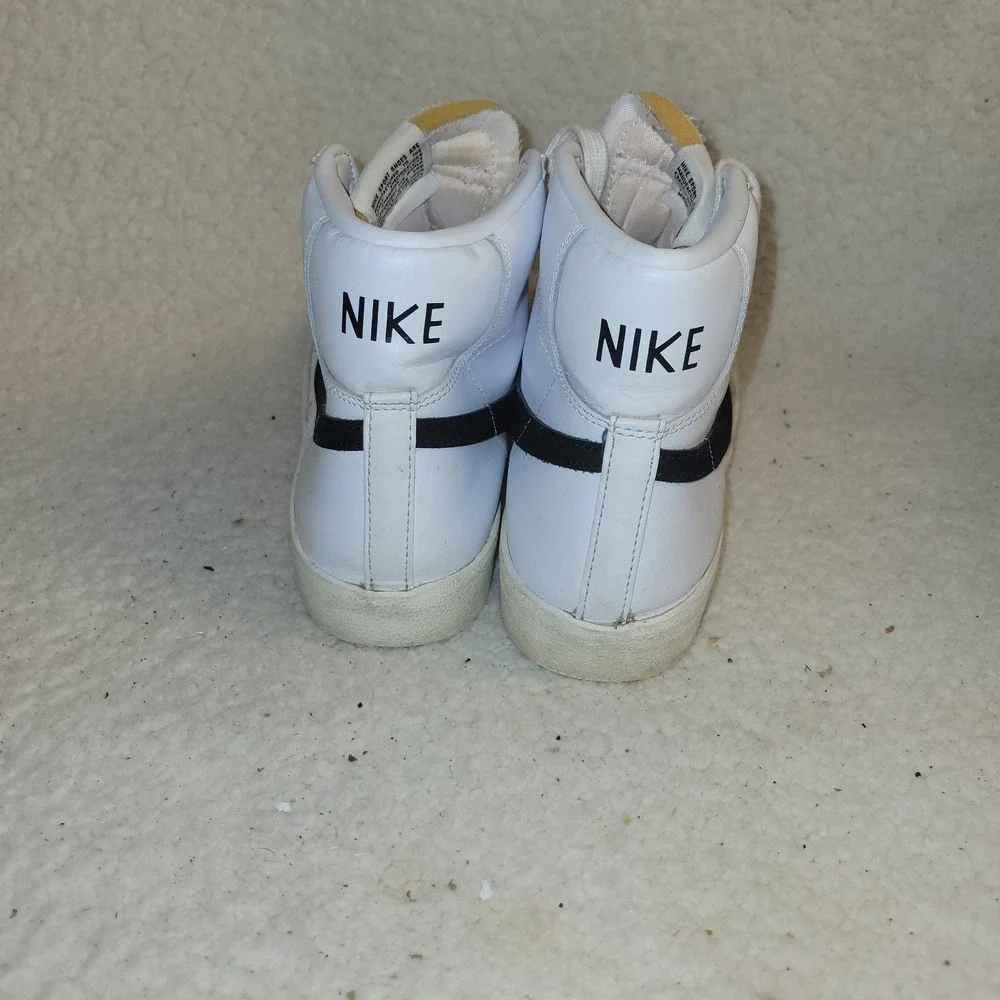 Nike White Black Blazer Mid 77 Suede Shoes Sneakers Men's‎ Size 8.5  Vtg